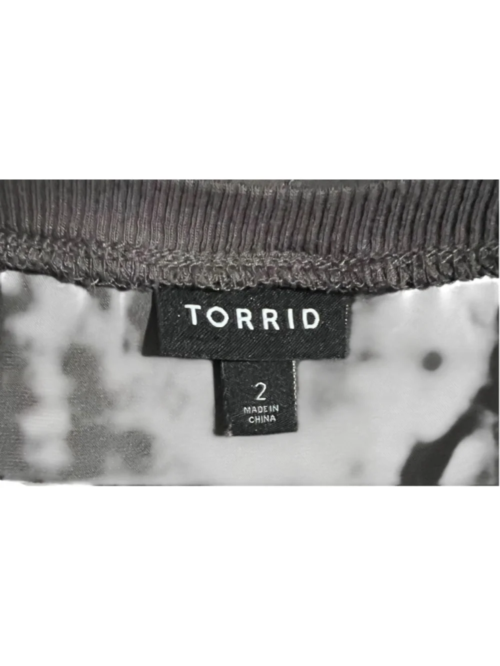 TORRID Abby Satin Tee Women’s 2X 2 Gray Blouse Short Sleeve Silky Top